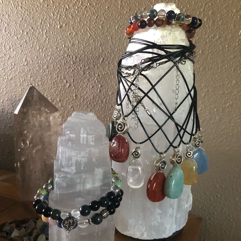 FIND ME ONLINE thscustomjewelry.com and @thscustomjewelry.Etsy.com - Picture 1 of 2